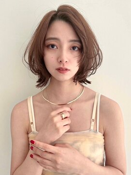 ヴェイン 渋谷(vain) かき上げバング ピンクブラウン レイヤー 外ハネボブ