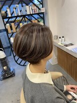 ザイエロー(THE YELLOW)&nbsp;ナチュラルなコントラストのハイライトカラー♪