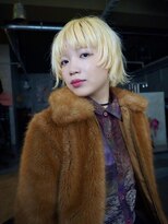 ハーヒム(her him)&nbsp;ボブ/金髪/ステップボブ/ブリーチカラー/警固