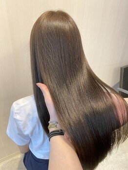 ラヴィボーテ エスト lavie BEAUTE estの写真/空気圧で届ける深層美容液が頭皮にたっぷり浸透。使えば使うほどに,髪の水分量が増し,内側から潤う艶髪へ*