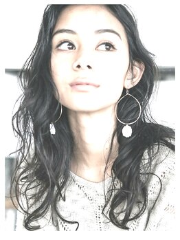 美容室 マハロ(MAHALO)の写真/もっと髪は綺麗になれます!すきバサミは使わずに ハサミ1本だけで美髪を創ってくれるサロン♪