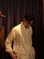 ブロック ジャポン(bloc japon)&nbsp;パーマありのセンターパートの前下がりのショートヘアー