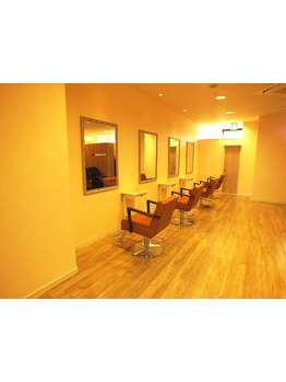 【御器所/荒畑】≪上質カット+うるつやカラー\7700≫お子様連れのママもリラックスしたサロンタイムを