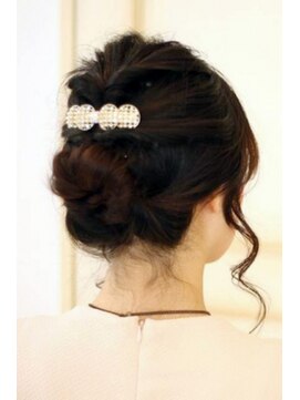 ヘア ルミナス バイ フォルテ(HAIR LUMINAS by FORTE) 編み込みアップで大人かわいいスタイルに