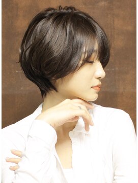 シアンデルカ(CYANDELUCCA) 【大人気】美ひし形シルエットショート