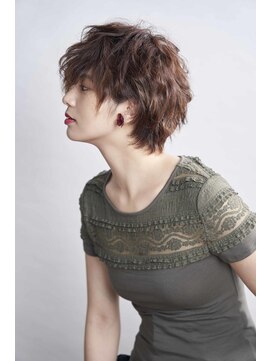 タヤ グランデュオ立川店(TAYA) 20代シースルーバングハイライトオリーブカラーショートボブ