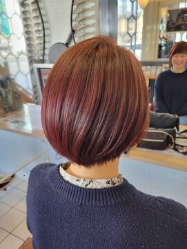 ラピス(LAPIS) ショートボブ×ピンクレッド