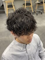 フィフス トウキョウ (fifth TOKYO)&nbsp;波巻きスパイラルパーマセンターパート波巻きパーマツーブロック