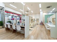 アージュ 久留米ゆめタウン店の雰囲気（全国トップクラスのカラーリスト在籍！！）