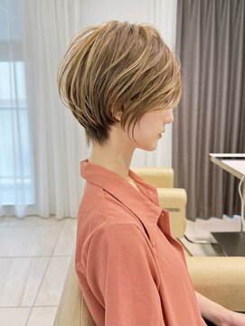 アンド ストーリーズ(&STORIES) 前髪あり耳掛け丸みくびれ大人ショートボブ20代30代40代50代＊