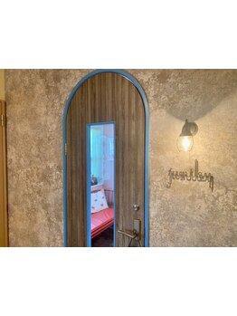 １席のみのプライベート空間で、周りを気にせずリラックス♪髪のお悩みは何でもご相談ください♪