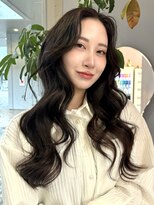 クム(kumu)&nbsp;【kumu】韓国風/レイヤーカット/透明感/ロング/艶感/グレージュ