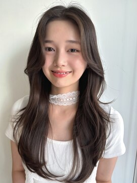 インビテーション(invitation) レイヤーカット 巻き髪 スタイリング ゆる巻 かきあげヘア