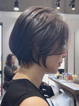 エリマ 武蔵小杉(elima) 武蔵小杉小顔大人ショートボブアッシュカラー白髪染め丸み40代