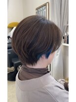 リンド(Lindo)&nbsp;ロイヤルブルーで遊ぶショートヘア