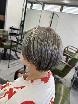 シャフト(SHAFT) シルバーグレーバレイヤージュ♪