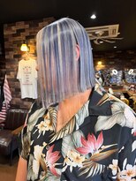 レオクマ(REOKUMA)&nbsp;デザインカラー/切りっぱなしボブ/ホワイトカラー/ペールブルー