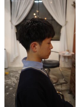 エディ(Edy) メンズマッシュ刈り上げニュアンスパーマケアパーマ眉毛カット