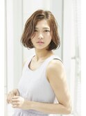セミウエットな大人クールボブ