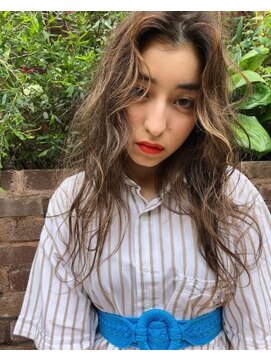 ジーナ(XENA) 海外風リラックスウェーブ