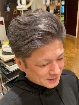 ビーリボーンヘアーズ(Be Reborn HAIRS)の写真/「隠す」から「魅せる」グレイカラー◎気になる白髪も透明感たっぷりのカラーで綺麗に染まります！
