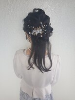 パリスパート2 サイド 編み込み 毛先 ゆるふわ ハーフアップ ヘアスタイル