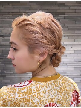 ソラ 麻布十番店(SORA) ヘアセット【ローシニヨン】