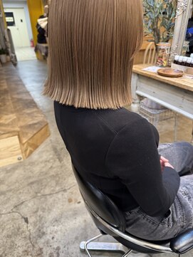 ウィークエンド(WEEKEND) ブリーチ+カット+トリートメント【¥23900】