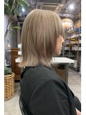 ハイトーンベージュ/ボブ