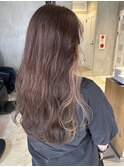 レディースロング顔周りレイヤーインナーカラーピンクベージュ