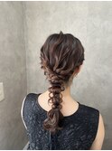 編みおろし　ルーズヘア　お呼ばれヘア　参列ヘア