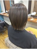 切りっぱなしボブ×ベージュ
