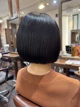 グランアージュ 池袋東口店(grandage) まとまりとツヤで魅せる王道ミニボブ