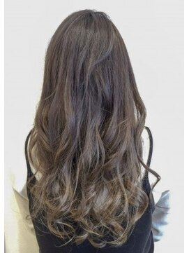 クアトログランシュ ひたちなか店(QUATRO×GranCieux) アッシュベージュWカラー☆ジェンダーレス ★QUATRO★