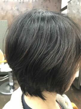 フィールヘアー(Feel Hair) スタイリッシュ ボブ
