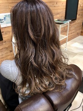 ネスタ ヘアー グラウンド(NESTA hair ground) 外国人風ナチュラルバレイヤージュ