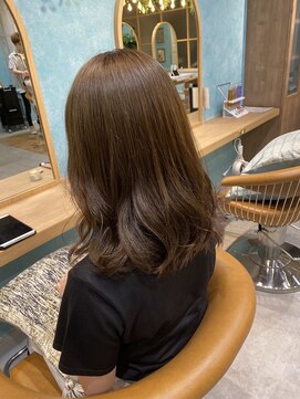 ロンドフルール 大宮東口(Lond fleur) 【Lond fleur 山本翔一郎】透明感あるN.カラーのカーキアッシュ