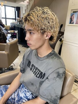 グリフィカ(grifica) メンズ　ブリーチパーマ