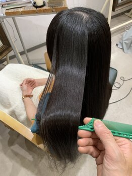 湊(minato)の写真/髪質改善ストレートで髪の内側から補修していき、思わず触れたくなるような潤い溢れる美しいツヤ髪に♪