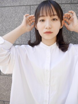 シュシュ(shushu) 外ハネ小顔くびれミディアム/秋ベージュ【有海一生】バングあり