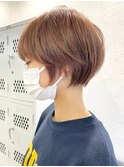 ショートボブカットミルクティーベージュピンクベージュカラー