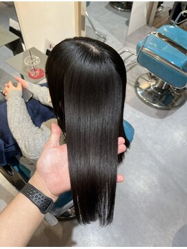 リラエ(Lyrae) 縮毛矯正/髪質改善/美髪カラー/トリートメント【大阪/西梅田】