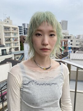 シキムーン 横浜(siki MOON) ハイトーンカラー/ウルフヘア/ターコイズ[横浜/横浜駅]