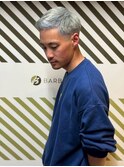 ホワイトカラーベリーショートスタイル