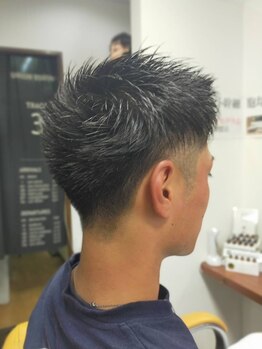 エーツーシー(A2C)の写真/お任せ大歓迎◎ワックス/ジェルなどの使い方,ON/OFF決まるスタイリングも伝授★メンズシェービングもあり!