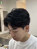 フィフスパーク(fifth PARK)&nbsp;渋谷フェザーパーマfifthセンターパートメンズパーマ毛流れ色気