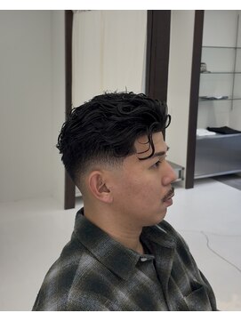 トウキョウ クラシック バーバー タウン(TOKYO CLASSIC BARBER TOWN) パーマフェード