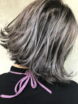 Bibito グラデーションカラー シルバーアッシュ ボブ L ビビト Bibito のヘアカタログ ホットペッパービューティー