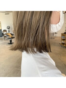 ジジ フルアヘッド(Gigi fullahead) ハイグレージュ