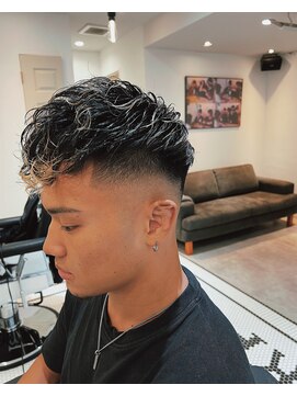 ザワイケーピー(THE YKP) フェードカット　バーバー　床屋　メンズ　メンズパーマ